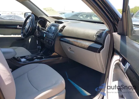 2015 Kia Sorento Lx from USA, damaged, VIN 5XYKTCA68FG561084